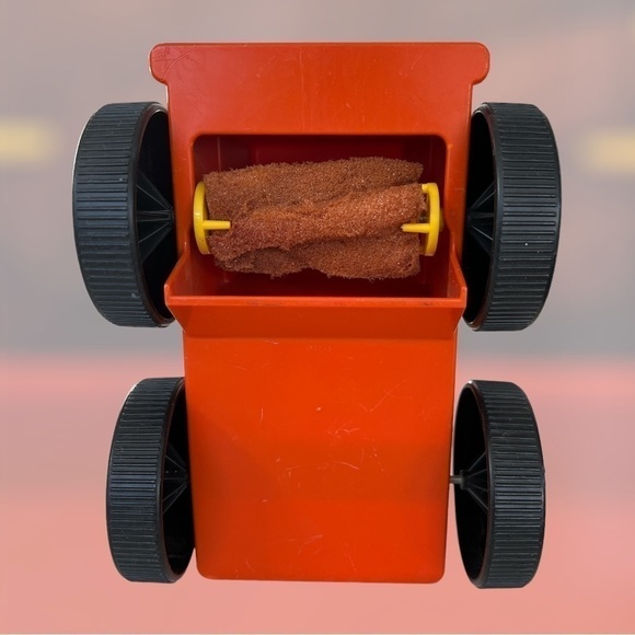 Vintage Tupperware street sweeper toy truck - Picture 4 of 7